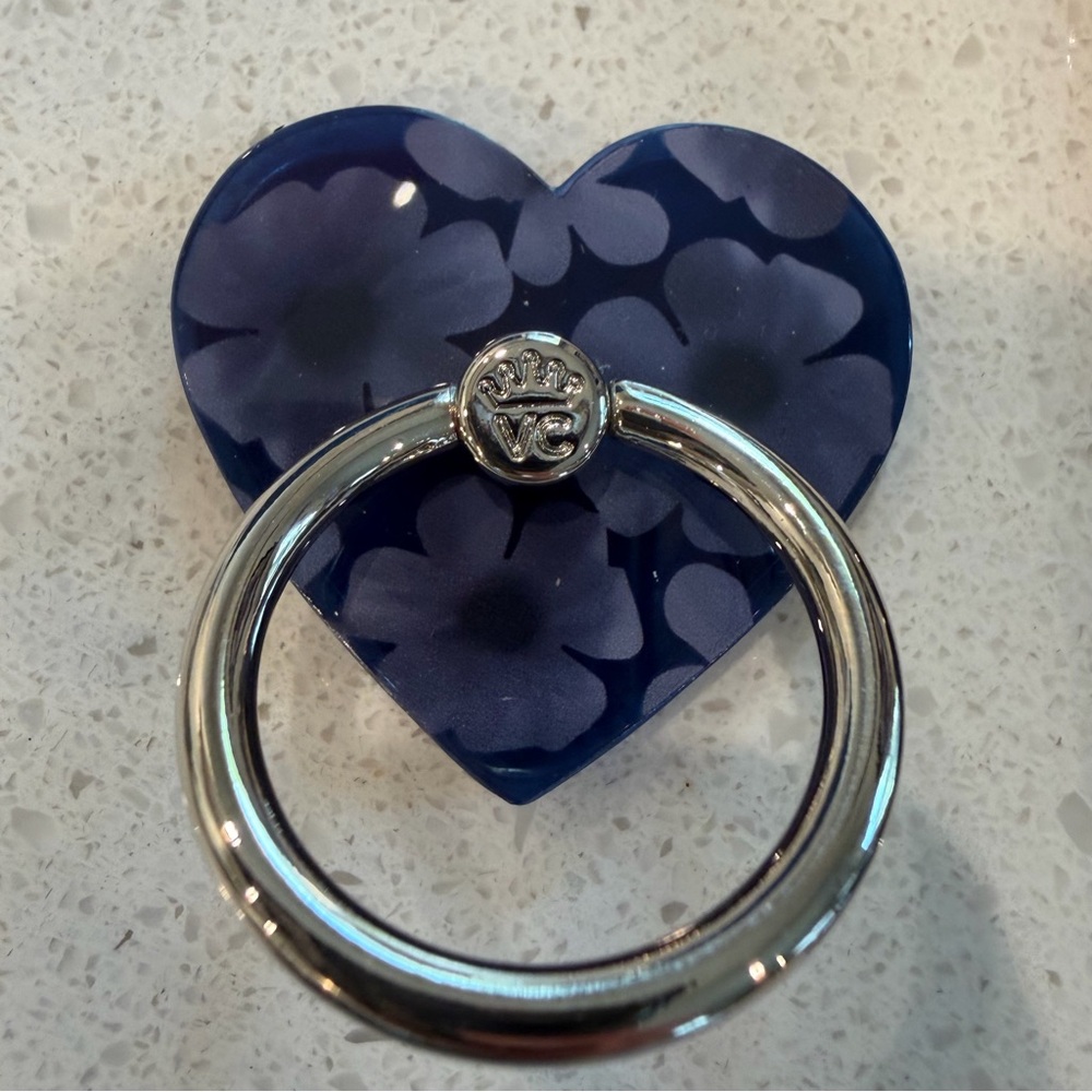 Velvet Caviar Midnight Floral Ring Stand
